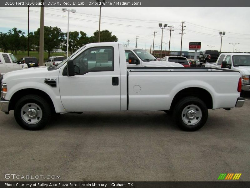 Oxford White / Medium Stone 2010 Ford F250 Super Duty XL Regular Cab