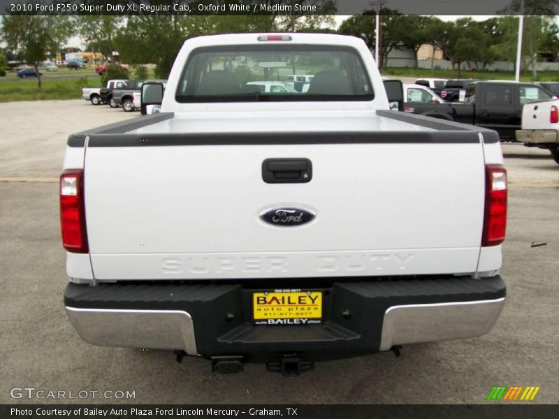 Oxford White / Medium Stone 2010 Ford F250 Super Duty XL Regular Cab