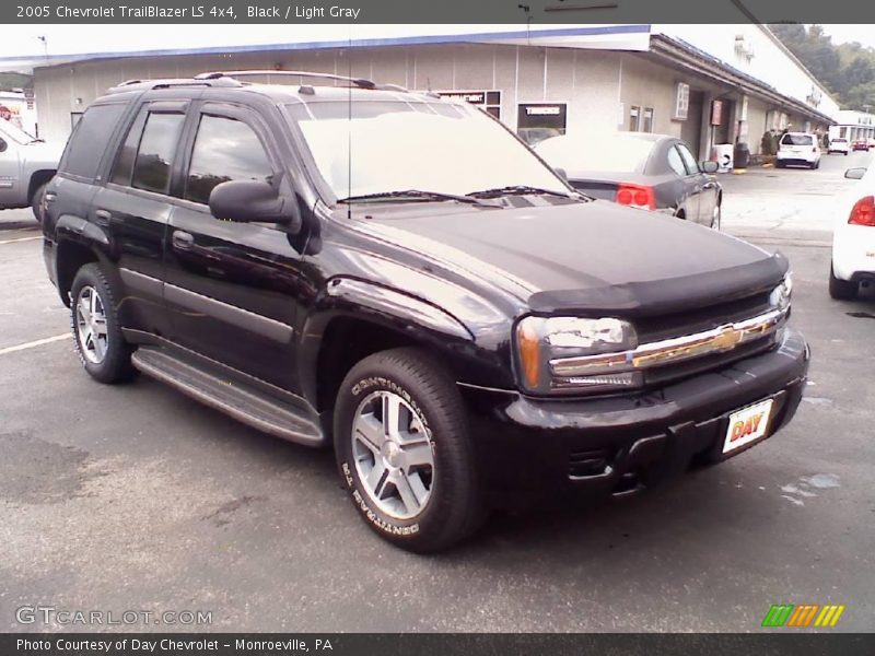Black / Light Gray 2005 Chevrolet TrailBlazer LS 4x4
