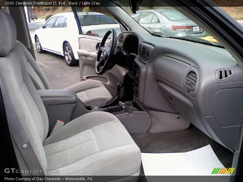 Black / Light Gray 2005 Chevrolet TrailBlazer LS 4x4