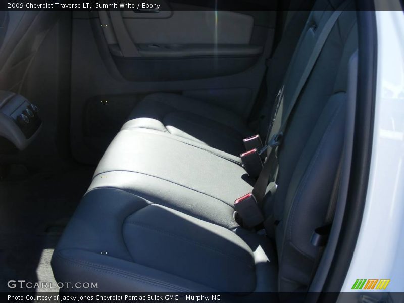 Summit White / Ebony 2009 Chevrolet Traverse LT
