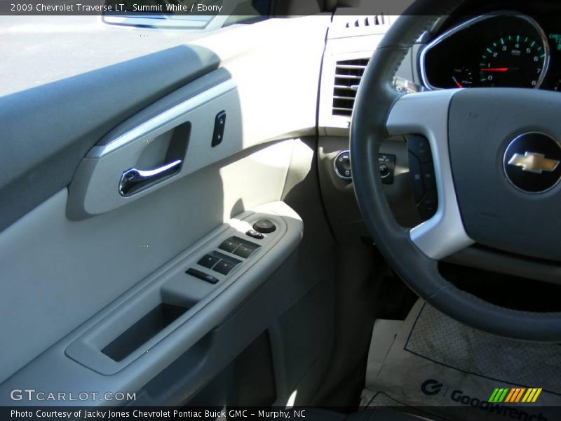 Summit White / Ebony 2009 Chevrolet Traverse LT