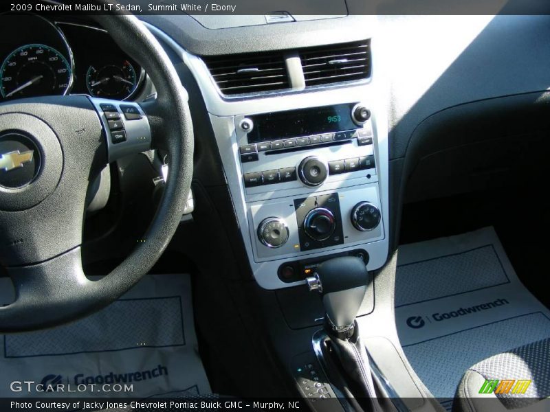Summit White / Ebony 2009 Chevrolet Malibu LT Sedan