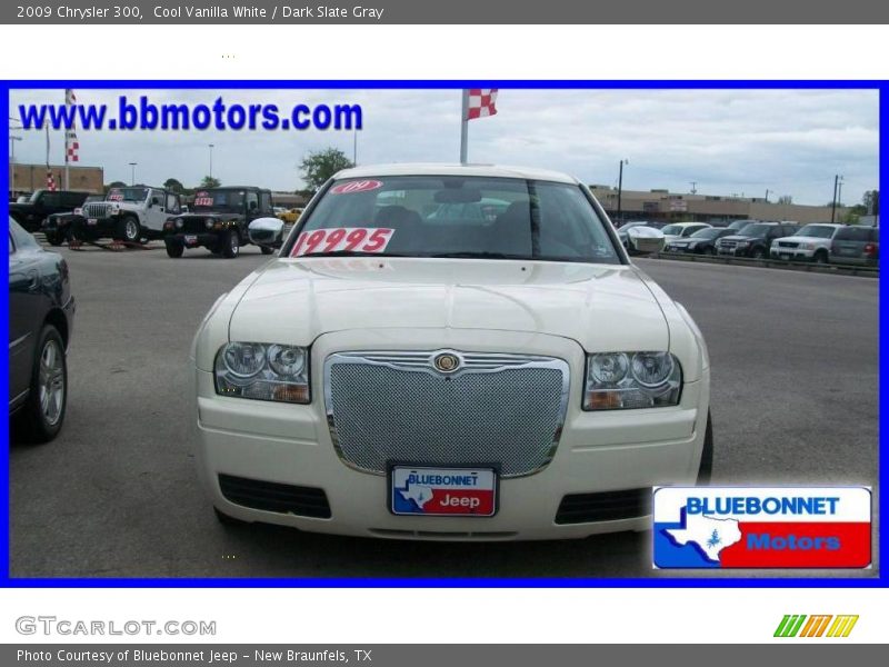 Cool Vanilla White / Dark Slate Gray 2009 Chrysler 300