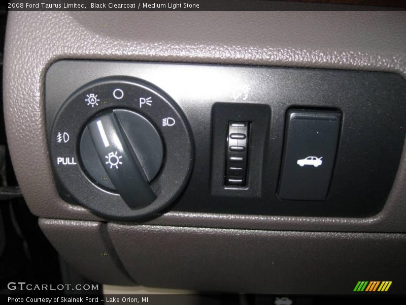 Black Clearcoat / Medium Light Stone 2008 Ford Taurus Limited