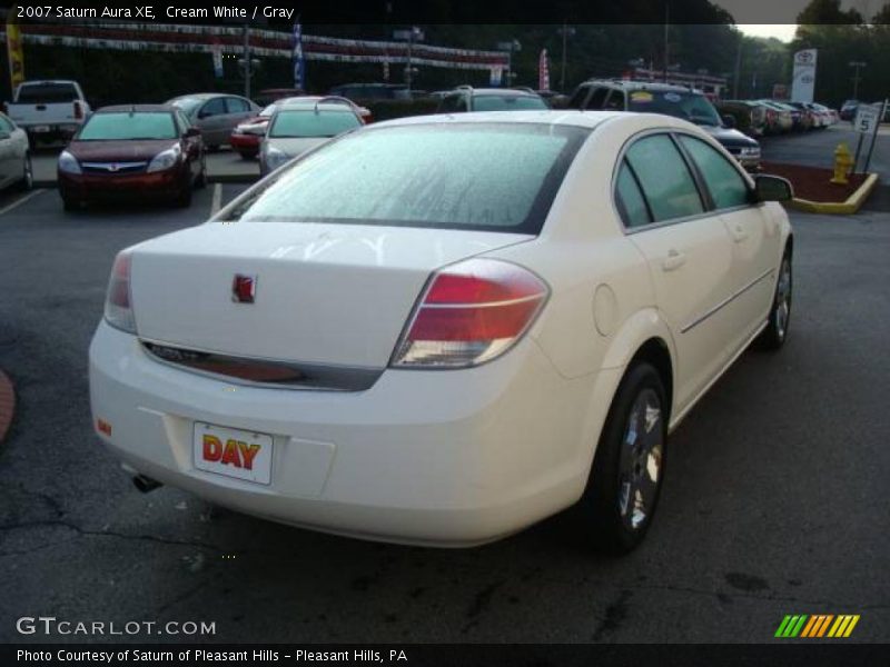 Cream White / Gray 2007 Saturn Aura XE