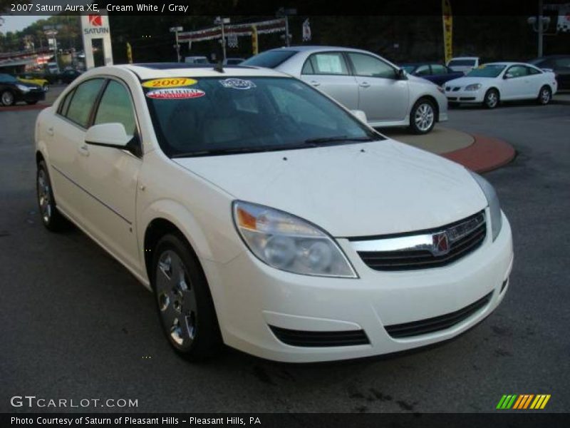 Cream White / Gray 2007 Saturn Aura XE