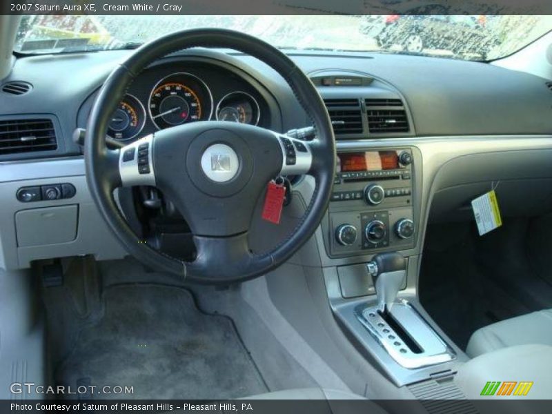 Cream White / Gray 2007 Saturn Aura XE