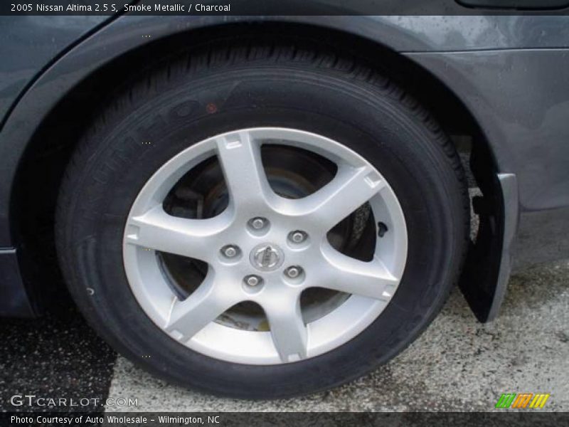 Smoke Metallic / Charcoal 2005 Nissan Altima 2.5 S
