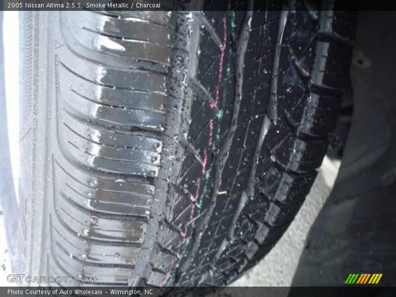 Smoke Metallic / Charcoal 2005 Nissan Altima 2.5 S