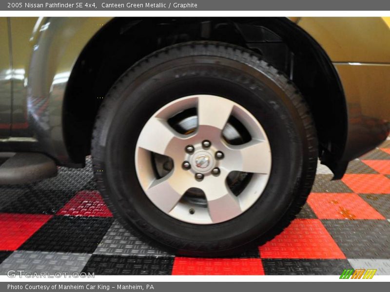 Canteen Green Metallic / Graphite 2005 Nissan Pathfinder SE 4x4
