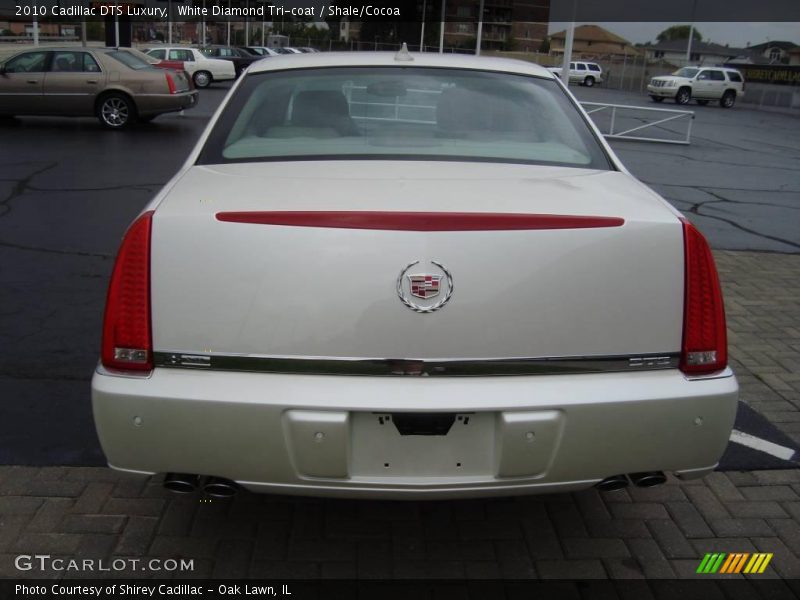 White Diamond Tri-coat / Shale/Cocoa 2010 Cadillac DTS Luxury