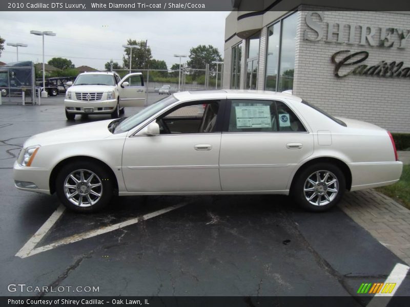 White Diamond Tri-coat / Shale/Cocoa 2010 Cadillac DTS Luxury