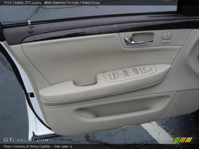 White Diamond Tri-coat / Shale/Cocoa 2010 Cadillac DTS Luxury