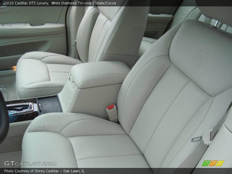 White Diamond Tri-coat / Shale/Cocoa 2010 Cadillac DTS Luxury