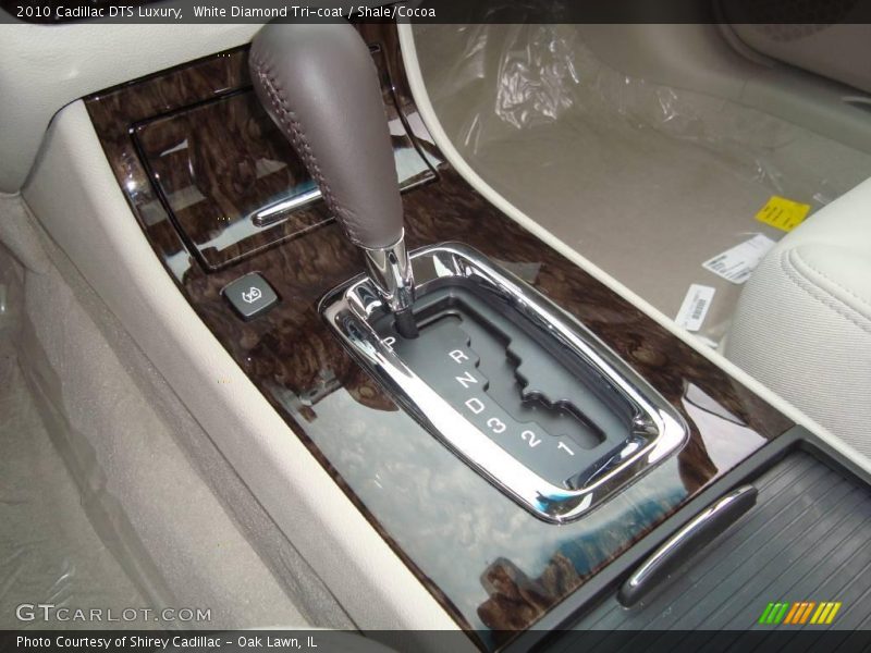 White Diamond Tri-coat / Shale/Cocoa 2010 Cadillac DTS Luxury