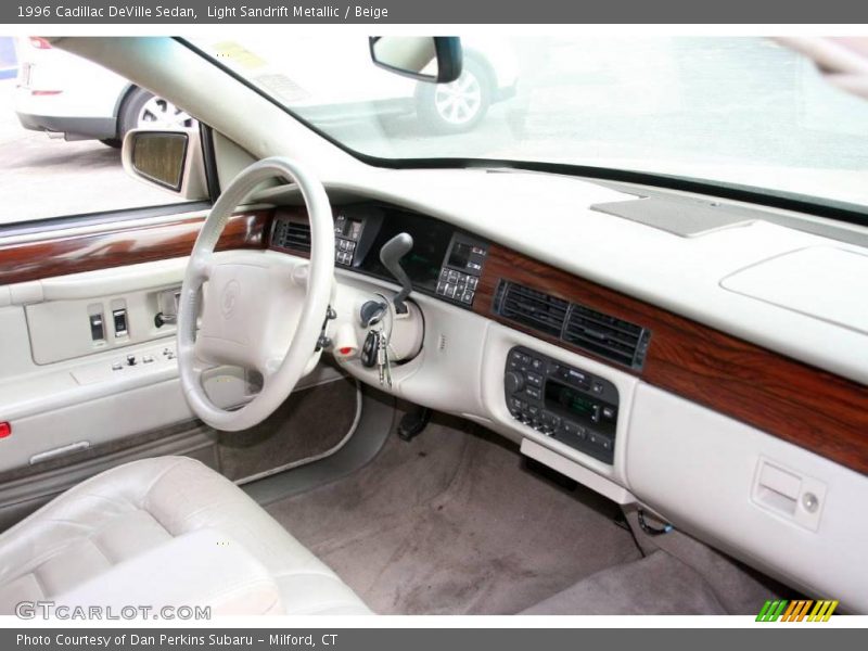 Light Sandrift Metallic / Beige 1996 Cadillac DeVille Sedan