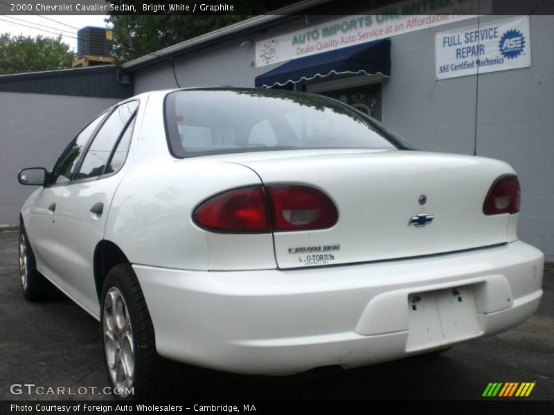 Bright White / Graphite 2000 Chevrolet Cavalier Sedan