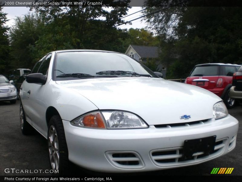 Bright White / Graphite 2000 Chevrolet Cavalier Sedan
