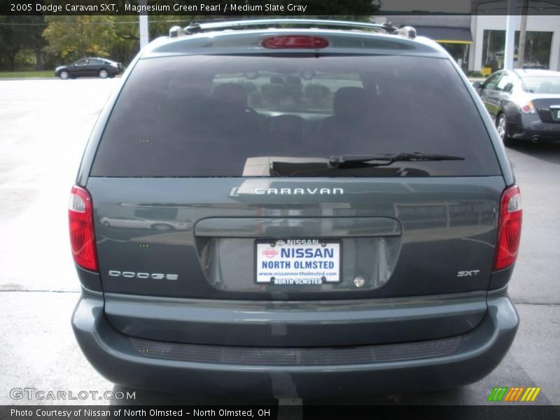 Magnesium Green Pearl / Medium Slate Gray 2005 Dodge Caravan SXT