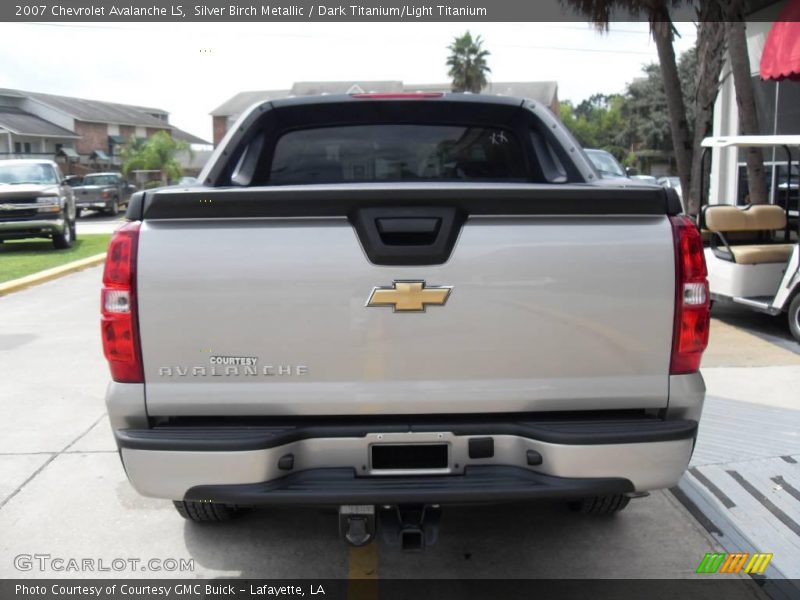 Silver Birch Metallic / Dark Titanium/Light Titanium 2007 Chevrolet Avalanche LS
