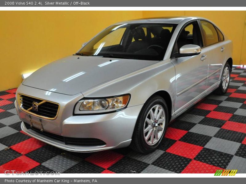 Silver Metallic / Off-Black 2008 Volvo S40 2.4i