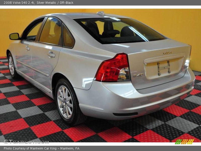 Silver Metallic / Off-Black 2008 Volvo S40 2.4i