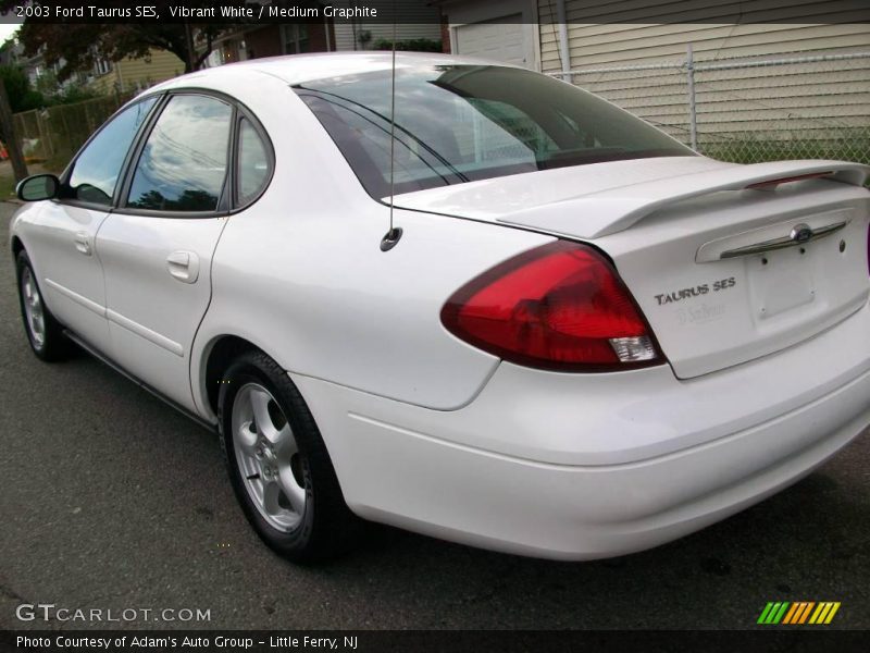 Vibrant White / Medium Graphite 2003 Ford Taurus SES