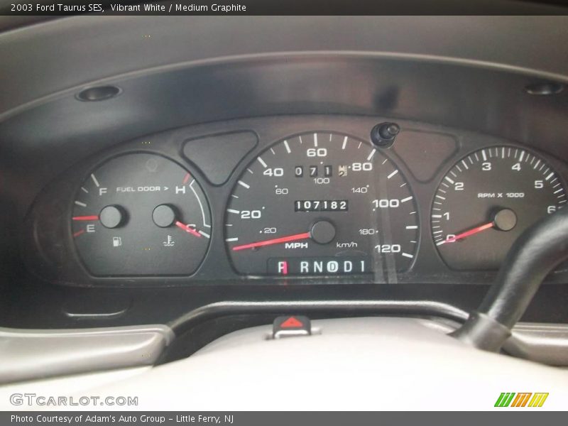 Vibrant White / Medium Graphite 2003 Ford Taurus SES