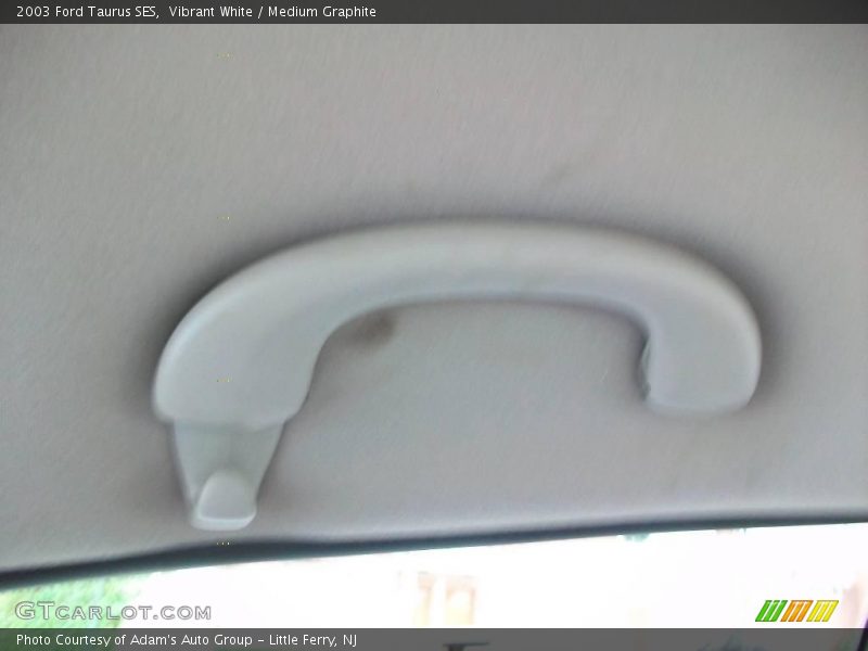 Vibrant White / Medium Graphite 2003 Ford Taurus SES