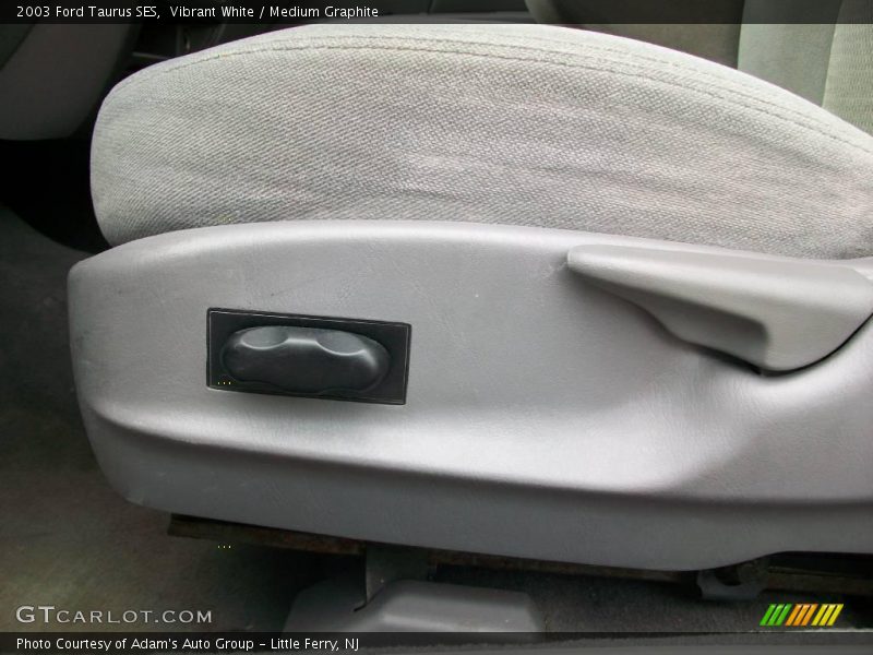 Vibrant White / Medium Graphite 2003 Ford Taurus SES