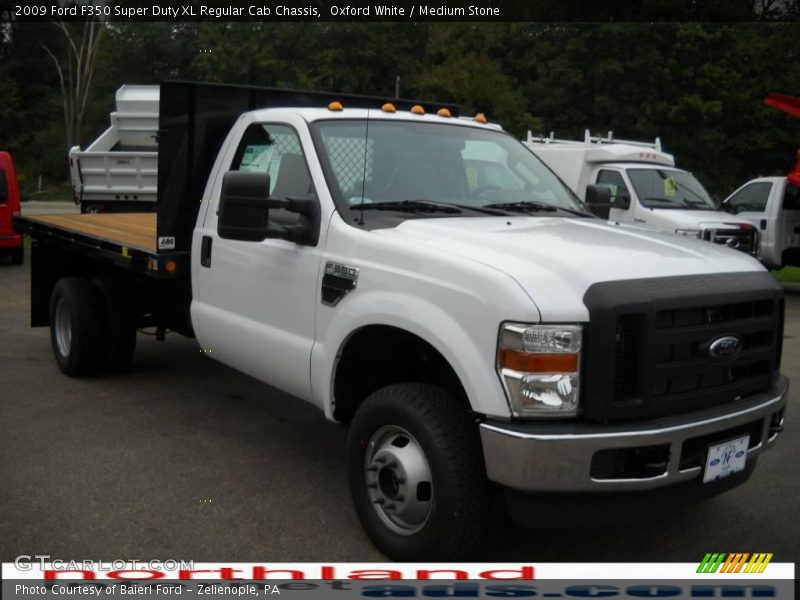 Oxford White / Medium Stone 2009 Ford F350 Super Duty XL Regular Cab Chassis