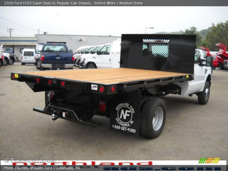 Oxford White / Medium Stone 2009 Ford F350 Super Duty XL Regular Cab Chassis