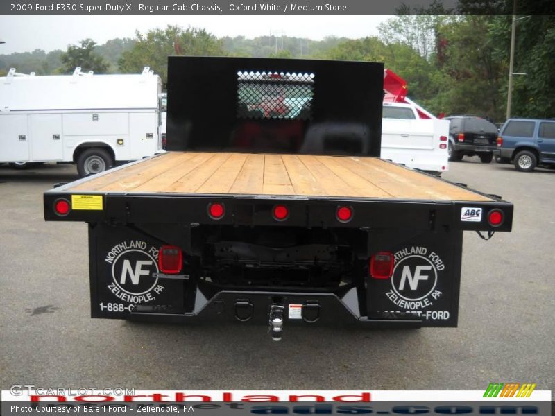 Oxford White / Medium Stone 2009 Ford F350 Super Duty XL Regular Cab Chassis