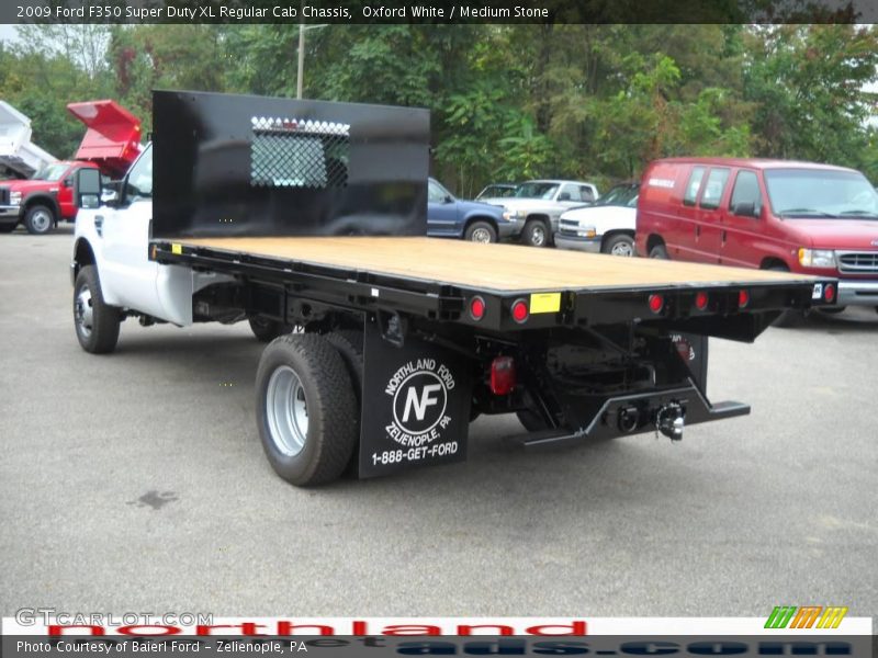 Oxford White / Medium Stone 2009 Ford F350 Super Duty XL Regular Cab Chassis