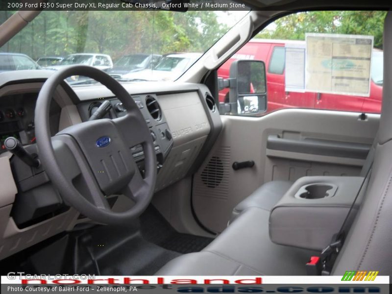 Oxford White / Medium Stone 2009 Ford F350 Super Duty XL Regular Cab Chassis