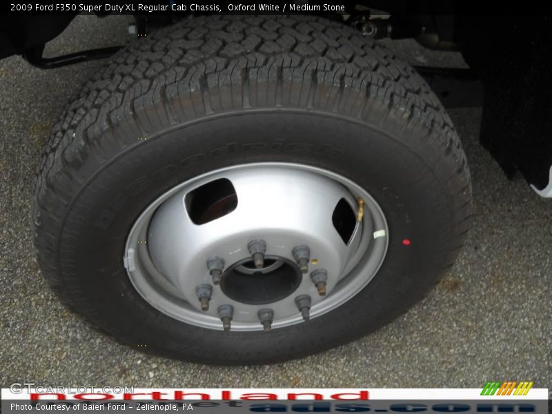 Oxford White / Medium Stone 2009 Ford F350 Super Duty XL Regular Cab Chassis