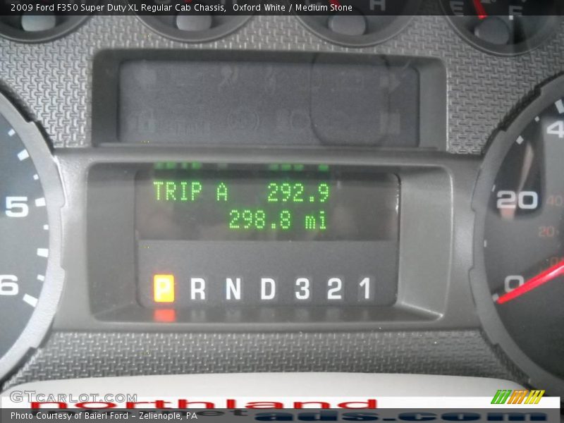 Oxford White / Medium Stone 2009 Ford F350 Super Duty XL Regular Cab Chassis