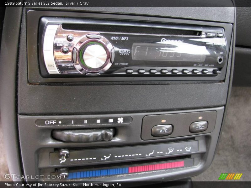 Silver / Gray 1999 Saturn S Series SL2 Sedan