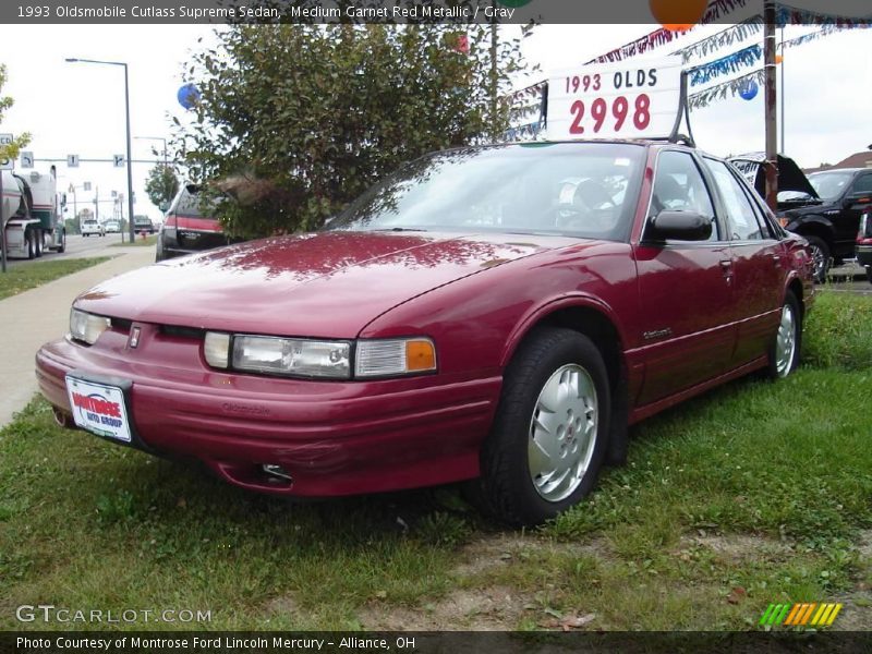 Medium Garnet Red Metallic / Gray 1993 Oldsmobile Cutlass Supreme Sedan