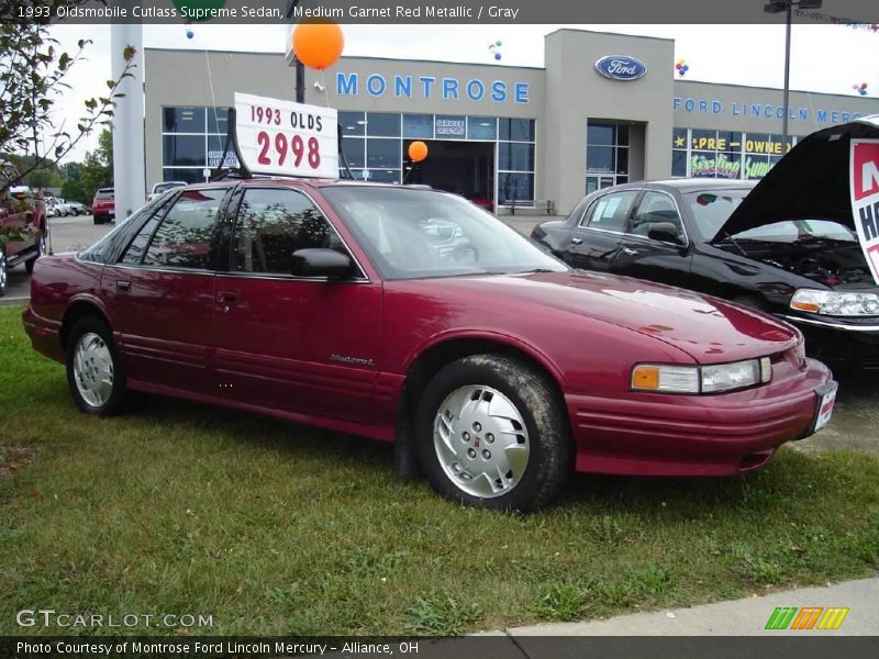 Medium Garnet Red Metallic / Gray 1993 Oldsmobile Cutlass Supreme Sedan