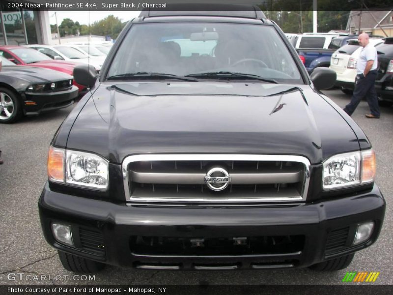 Super Black / Charcoal 2004 Nissan Pathfinder SE 4x4