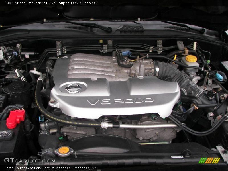 Super Black / Charcoal 2004 Nissan Pathfinder SE 4x4