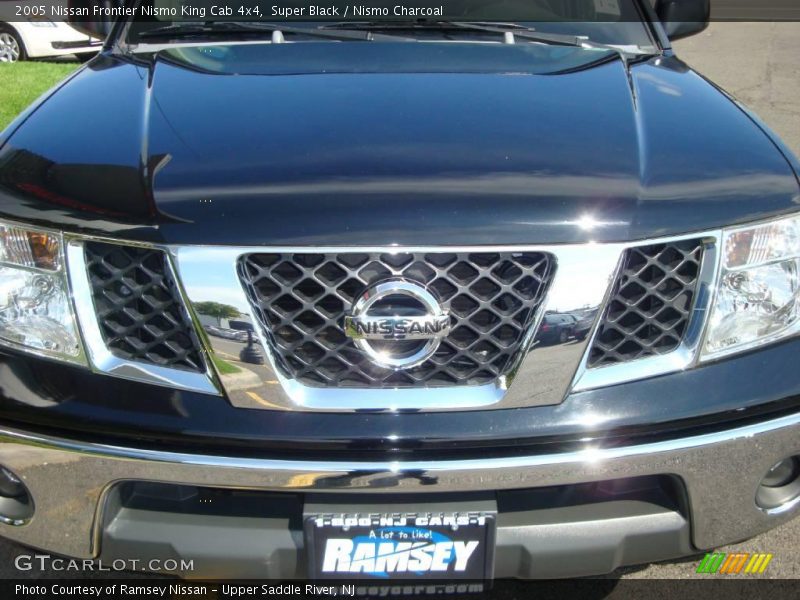 Super Black / Nismo Charcoal 2005 Nissan Frontier Nismo King Cab 4x4