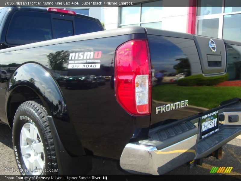 Super Black / Nismo Charcoal 2005 Nissan Frontier Nismo King Cab 4x4