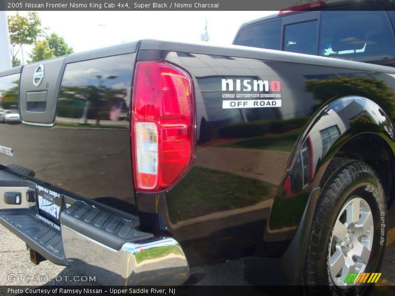 Super Black / Nismo Charcoal 2005 Nissan Frontier Nismo King Cab 4x4