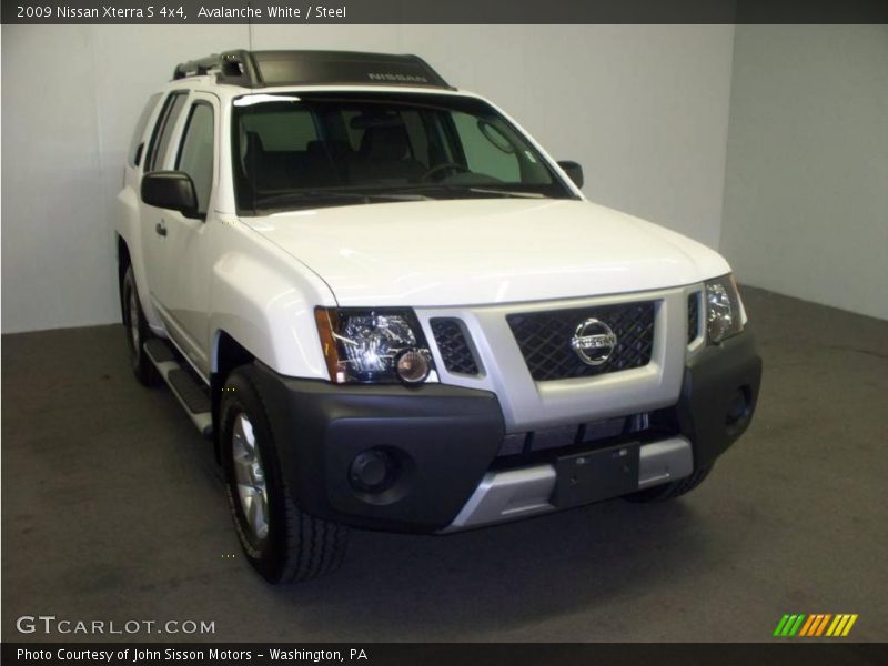Avalanche White / Steel 2009 Nissan Xterra S 4x4