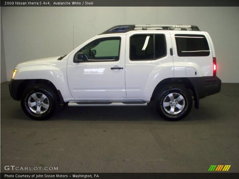 Avalanche White / Steel 2009 Nissan Xterra S 4x4