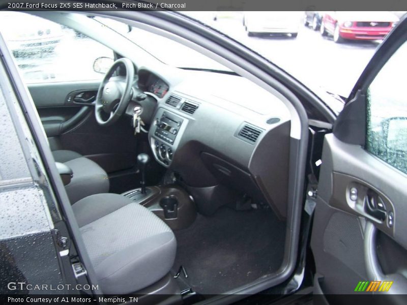 Pitch Black / Charcoal 2007 Ford Focus ZX5 SES Hatchback