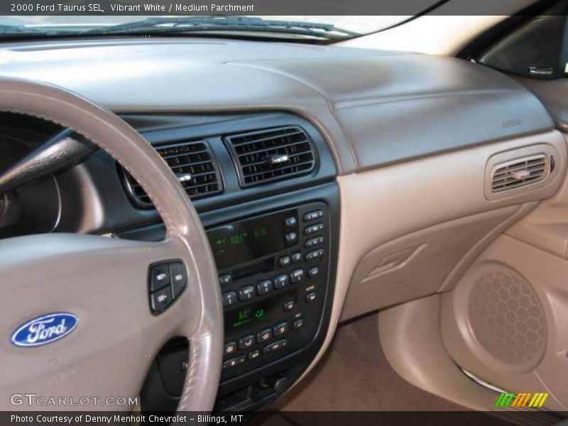 Vibrant White / Medium Parchment 2000 Ford Taurus SEL